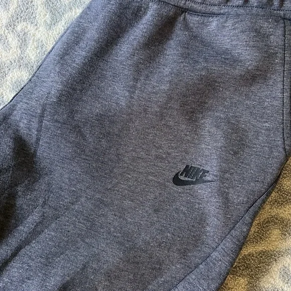 Nike EUC Men’s XL Grey Joggers. Thicker feel. Nearly new!
